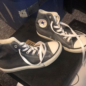 Size 3 kids black hi top converse.